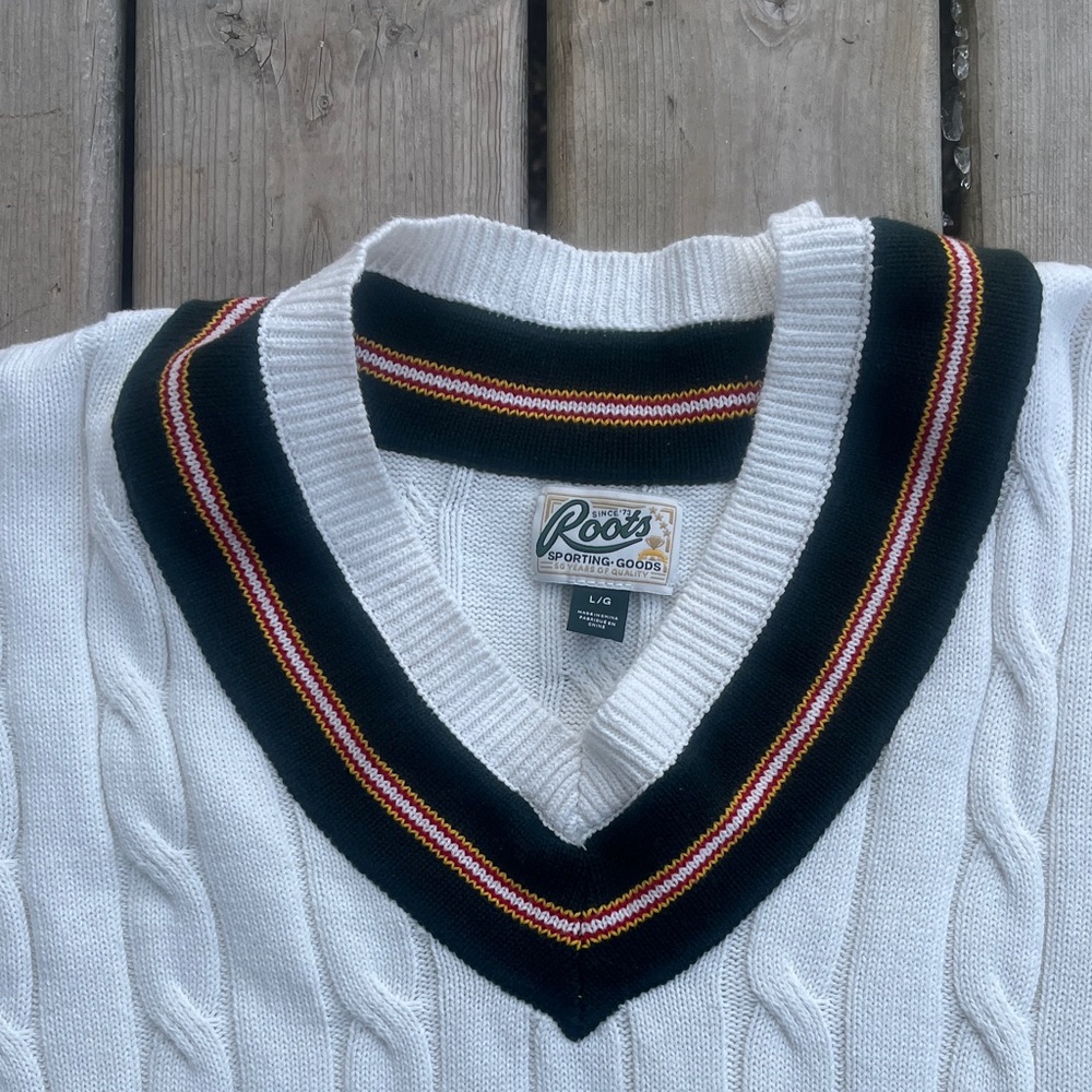 Roots Cable-Knit V-Neck Cricket Sweater with Green and Tan TrimSize Large - Picture 6 of 11